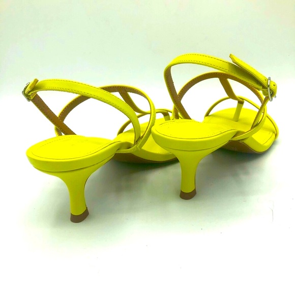 WHO WHAT WEAR Romi Yellow Sandal Size 7 - Picture 3 of 9